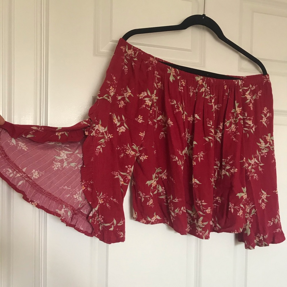 Off-the-shoulder Top